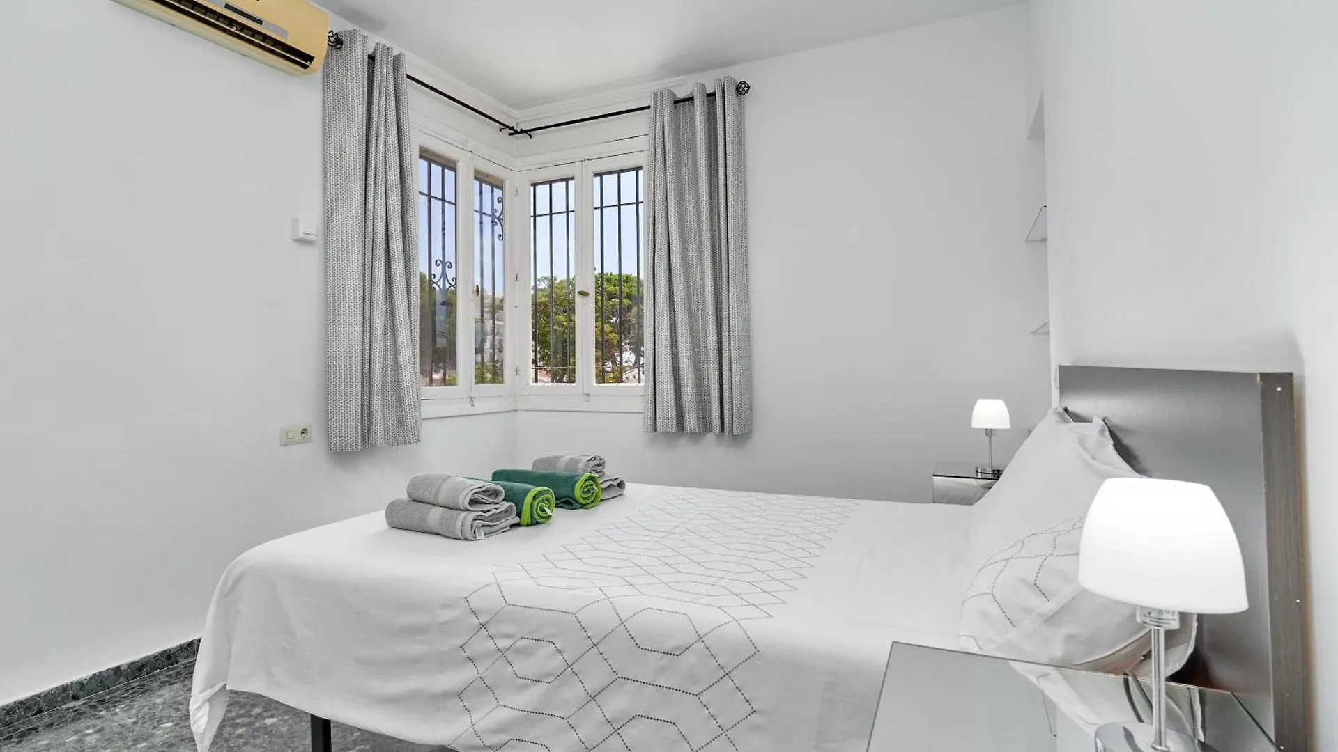 Rodriguez Acosta 22 Villa Nerja